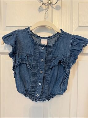 GAP Chambray Pintuck Crop Top